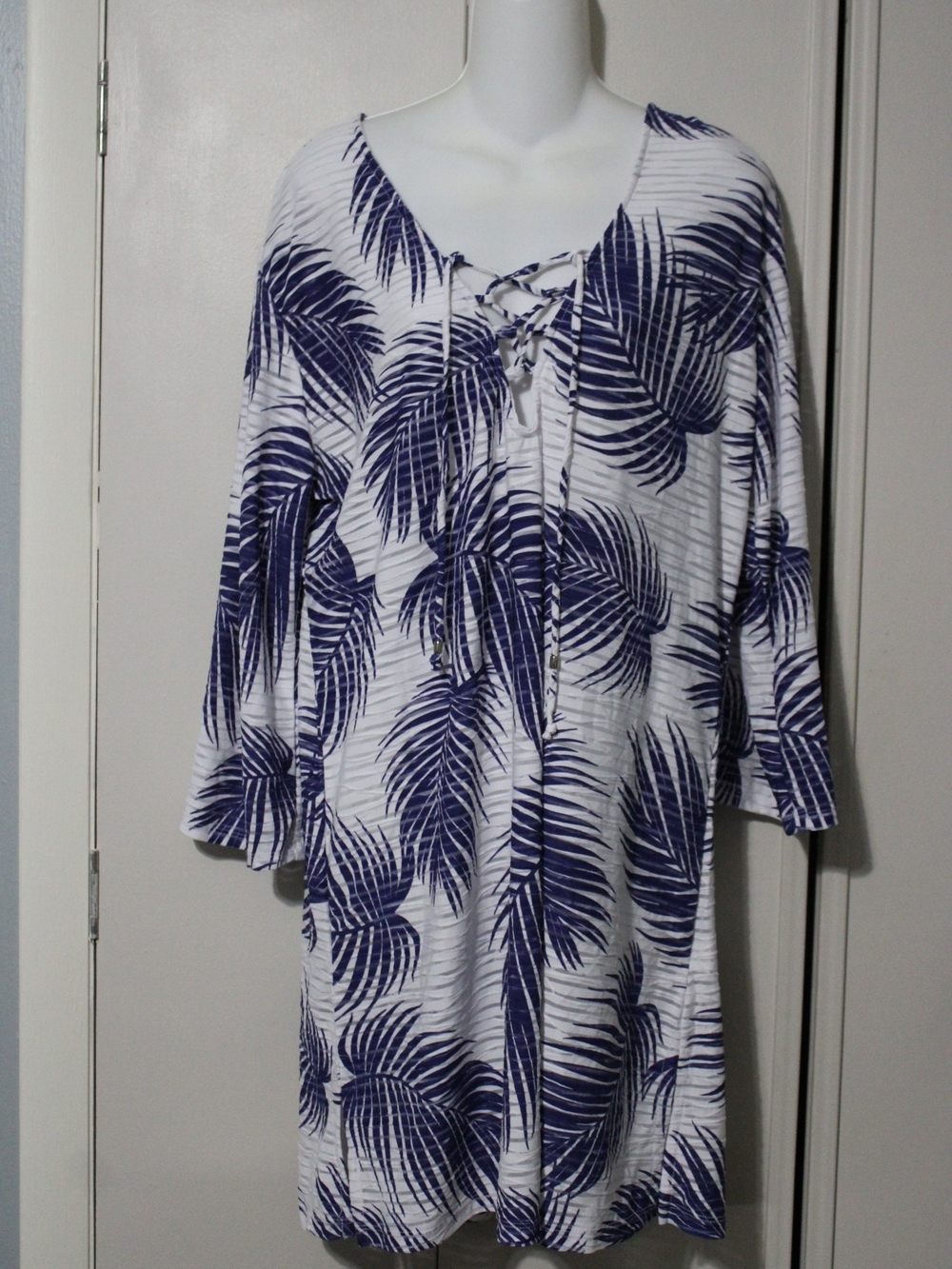 Portocruz Women's White and Navy Palm-Print Swim Cover-Up Tunic